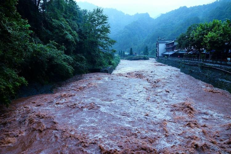 1732601245649249.jpeg 暴雨后河流.jpeg